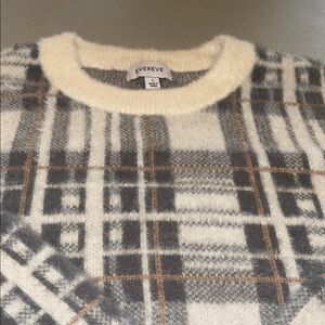 Evereve Woman’s L Plaid Knit Sweater Cream Gray Brown with Balloon Sleeves.